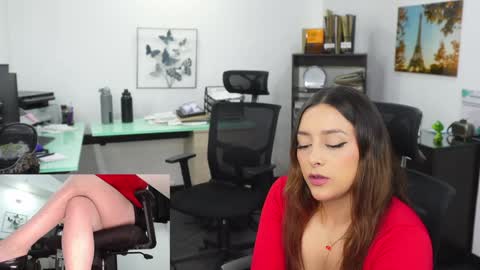 Kimberly 1200-1900 GMT-5 online show from January 2025 09:33:01 PM