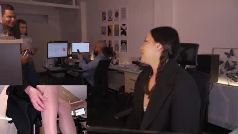 Kimberly 1200-1900 GMT-5 online show from December 2025 08:39:01 PM