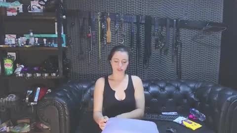  KIMBERLY SWAN  online show from February 2025 03:43:01 PM