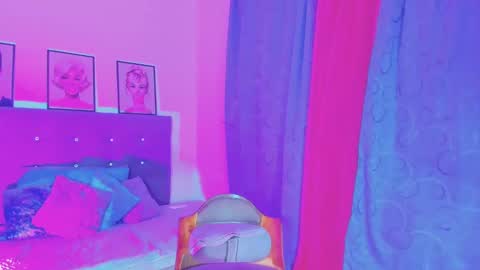 Your Queen KIM online show from December 2024 10:20:01 PM