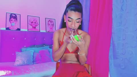 Your Queen KIM online show from January 2025 05:15:02 PM