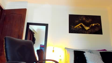 Kimberly Banks online show from November 2025 10:15:01 AM