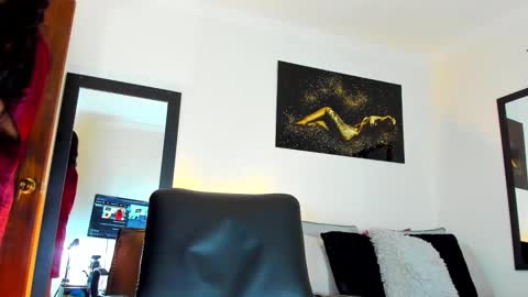 Kimberly Banks online show from November 2025 01:04:01 PM