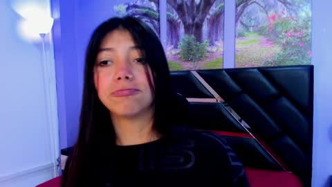 Kimberly Villalobos online show from October 2025 11:41:02 AM