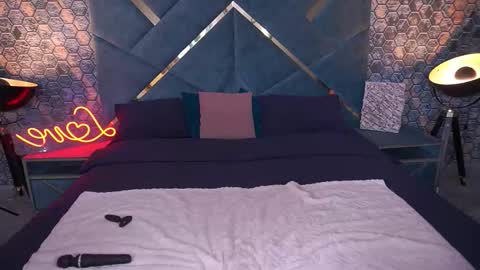 Kim online show from October 2025 01:20:01 PM