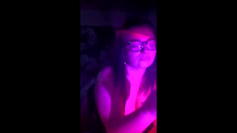 TeeTeeAllDay online show from April 2026 01:17:02 PM