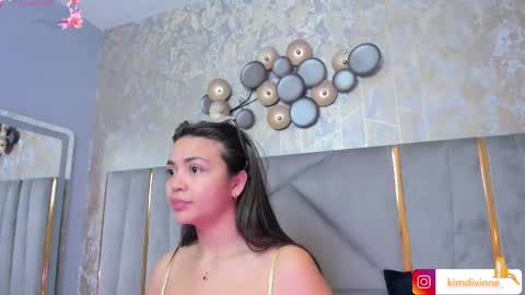  KIM  online show from February 2025 03:01:02 AM