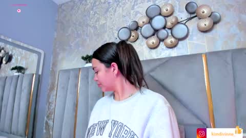  KIM  online show from October 2025 03:26:02 AM