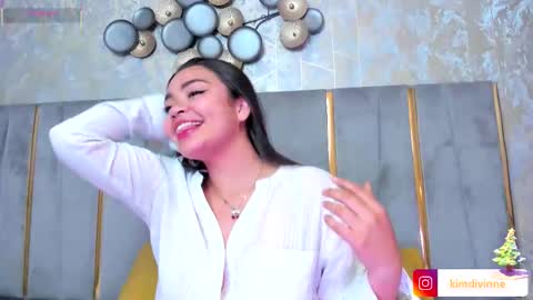  KIM  online show from November 2025 02:34:02 AM