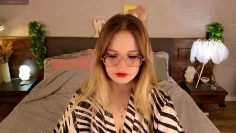 Snapshot of kimevanss chatting on May 2026 05:34:02 AM KimEvanss online show from May 2026 05:34:02 AM