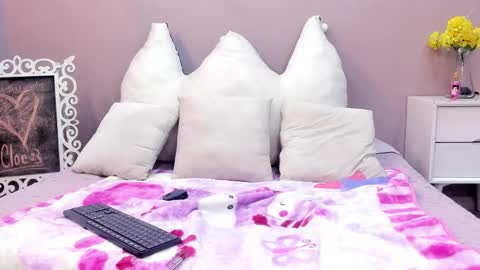 Snapshot of kimjulieth chatting on November 2025 09:04:02 PM Julieth online show from November 2025 09:04:02 PM