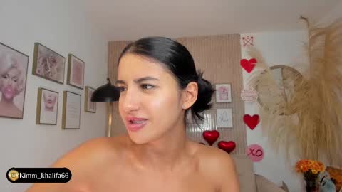 Kim  online show from February 2025 03:53:01 AM