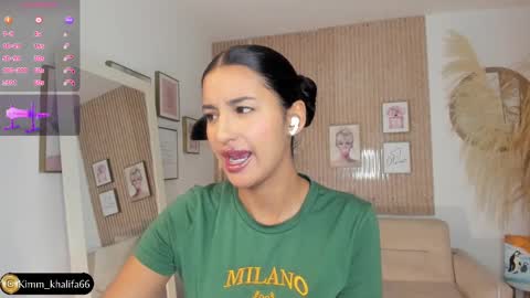 Kim  online show from March 2025 11:00:02 PM