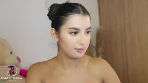 Snapshot of kimm_khalifa chatting on April 2026 01:30:01 AM Kim online show from April 2026 01:30:01 AM