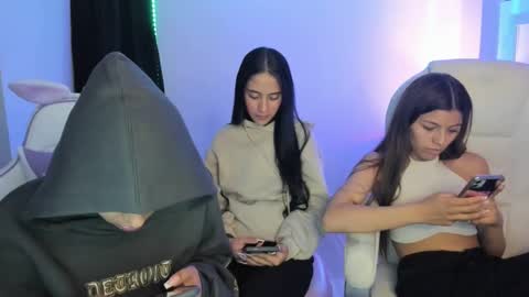 Snapshot of kimmi_foxy chatting on December 2024 02:30:02 AM kimmi online show from December 2024 02:30:02 AM