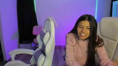 Snapshot of kimmi_foxy chatting on December 2024 11:41:02 PM kimmi online show from December 2024 11:41:02 PM