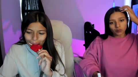 Snapshot of kimmi_foxy chatting on January 2025 09:51:02 PM kimmi online show from January 2025 09:51:02 PM