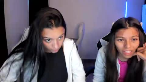 Snapshot of kimmi_foxy chatting on February 2025 11:13:02 PM kimmi online show from February 2025 11:13:02 PM