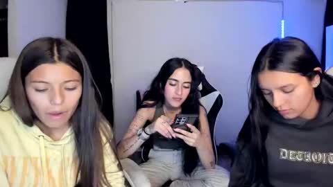 Snapshot of kimmi_foxy chatting on February 2025 11:34:01 PM kimmi online show from February 2025 11:34:01 PM