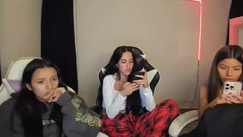 Snapshot of kimmi_foxy chatting on March 2025 03:13:02 AM kimmi online show from March 2025 03:13:02 AM