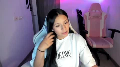 Snapshot of kimmi_foxy chatting on September 2025 11:26:01 PM kimmi online show from September 2025 11:26:01 PM