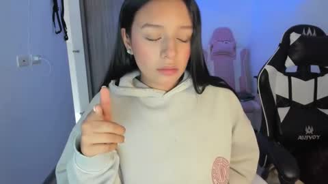 Snapshot of kimmi_foxy chatting on September 2025 10:15:02 PM kimmi online show from September 2025 10:15:02 PM