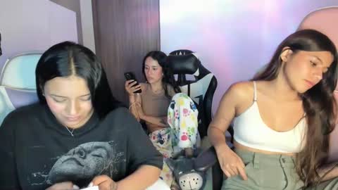 Snapshot of kimmi_foxy chatting on October 2025 11:35:01 PM kimmi online show from October 2025 11:35:01 PM