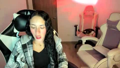 Snapshot of kimmi_foxy chatting on October 2025 11:15:01 PM kimmi online show from October 2025 11:15:01 PM