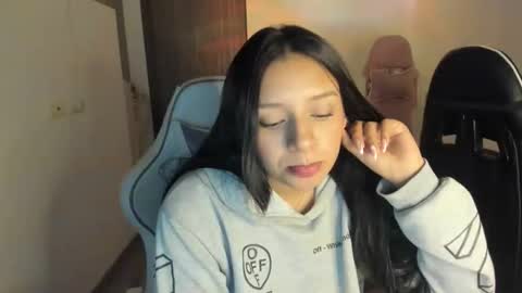 Snapshot of kimmi_foxy chatting on October 2025 11:09:01 PM kimmi online show from October 2025 11:09:01 PM