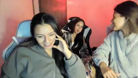 Snapshot of kimmi_foxy chatting on October 2025 11:18:02 PM kimmi online show from October 2025 11:18:02 PM