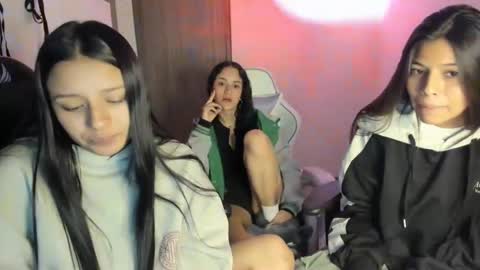 Snapshot of kimmi_foxy chatting on November 2025 11:16:02 PM kimmi online show from November 2025 11:16:02 PM