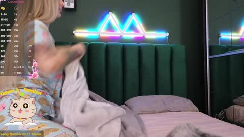 Kimmie online show from December 2024 06:25:01 PM