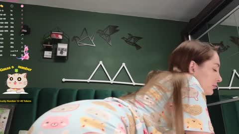 Snapshot of kimmie_ chatting on December 2025 07:20:02 PM Kimmie online show from December 2025 07:20:02 PM