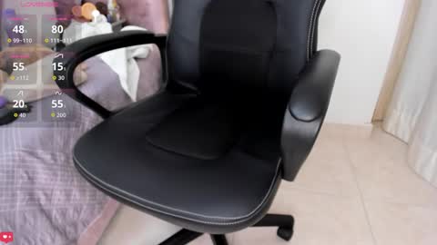 Snapshot of kimmie_kaboom_ chatting on October 2025 07:11:02 PM Karla online show from October 2025 07:11:02 PM