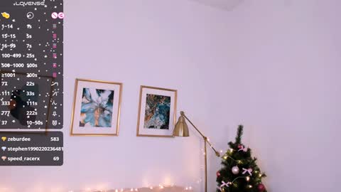 Snapshot of kimmie_shine chatting on December 2024 07:52:02 PM Your Kimmie follow me online show from December 2024 07:52:02 PM