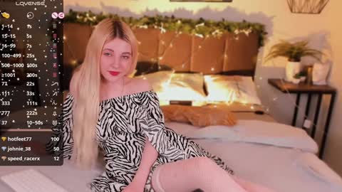 Snapshot of kimmie_shine chatting on January 2025 04:54:02 PM Your Kimmie follow me online show from January 2025 04:54:02 PM