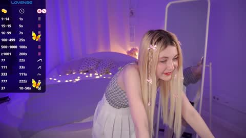 Snapshot of kimmie_shine chatting on January 2025 02:23:01 PM Your Kimmie follow me online show from January 2025 02:23:01 PM