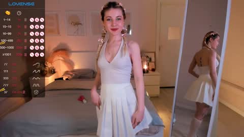 Snapshot of kimmie_shine chatting on January 2025 02:25:01 PM Your Kimmie follow me online show from January 2025 02:25:01 PM