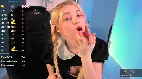 Snapshot of kimmie_shine chatting on February 2025 05:27:01 PM Your Kimmie follow me online show from February 2025 05:27:01 PM