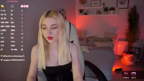 Snapshot of kimmie_shine chatting on March 2025 01:57:02 PM Your Kimmie follow me online show from March 2025 01:57:02 PM