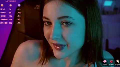 Snapshot of kimmie_shine chatting on September 2025 08:05:01 AM Your Kimmie follow me online show from September 2025 08:05:01 AM
