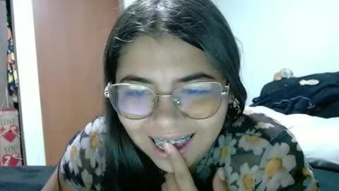 Snapshot of kimmy_kimmy_ chatting on January 2026 01:30:01 AM Kimmy online show from January 2026 01:30:01 AM