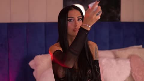 Kim online show from October 2025 02:49:01 PM