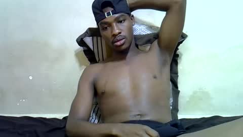 Snapshot of kimzsguyz chatting on March 2026 07:15:01 AM kimzsguyz online show from March 2026 07:15:01 AM