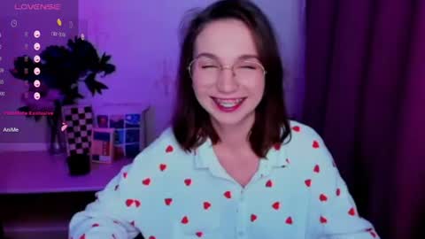 Snapshot of kindhazelhere_ chatting on June 2026 03:51:01 AM Hazel online show from June 2026 03:51:01 AM