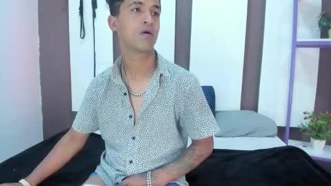 NIKKY AND MAIK online show from February 2026 03:22:01 AM