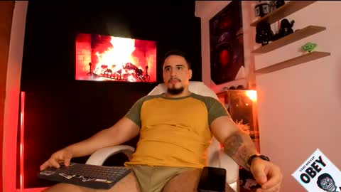 King Bear online show from September 2025 11:15:02 PM