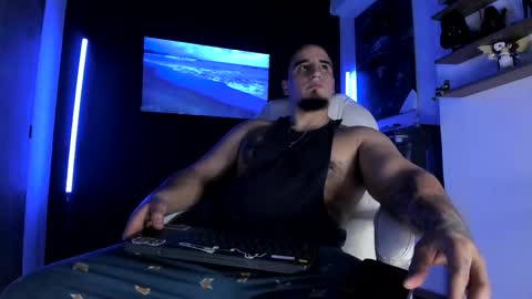 King Bear online show from September 2025 11:27:01 PM