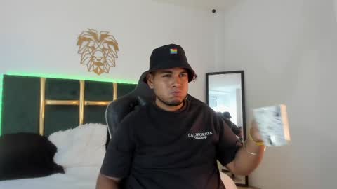 kingg_jay online show from May 2026 12:02:01 PM