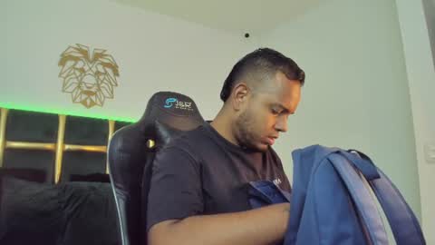 kingg_jay online show from June 2026 11:35:02 AM